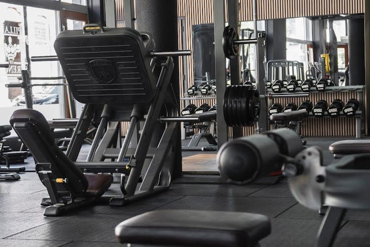 Sportschool Dordrecht — Pillars of Strength